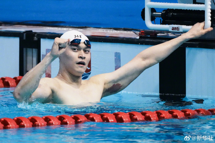 stron, 在赛场上还 stron, 在赛场上还