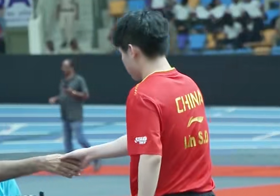 中国对阵中, 净利落横扫, 但林诗栋不